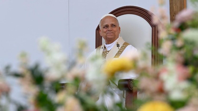Pope: Listen to the ‘hidden, beating heart of love’